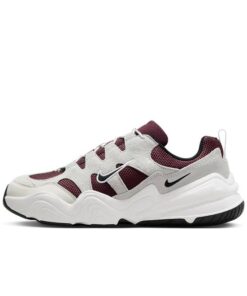 Alternative view of TENNIS NIKE TECH HERA (US 8.5) (EUR 42)