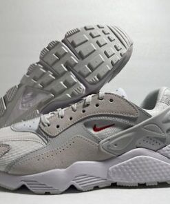 Alternative view of TENNIS NIKE  AIR HUARACHE RUNNER PHOTON DUST UNIVERSITY RED HOMBRE  (US 9) (EUR 42.5)
