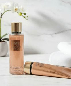 VICTORIA’S SECRET AMBER ROMANCE SHIMMER (PROMOCION PAREJA-BODY Y CREMA)